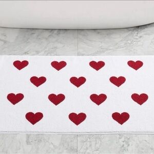 Brand New Set Of 2 Pottery Barn Red Heart Bath Mats